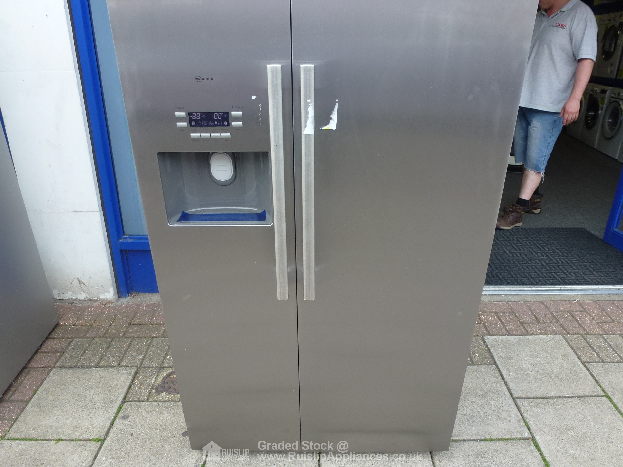 Graded K3990X7GB NEFF Fridge Freezer Stainless Steel Ruislip Appliances