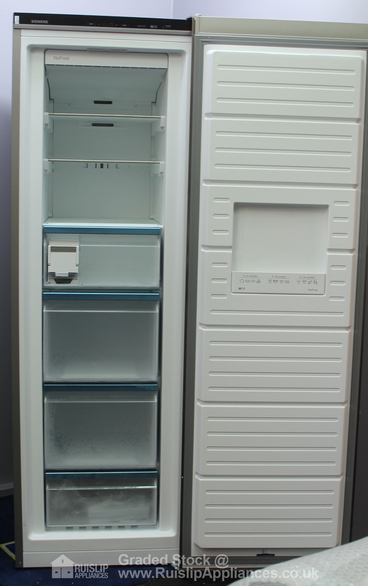 SIEMENS IQ500 Upright Freezer 186cm 60cm upright freezer noFrost Twist