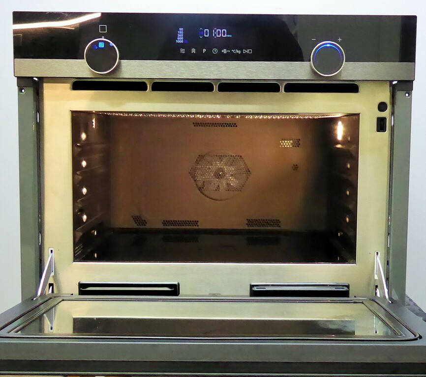 SIEMENS Builtin compact microwave with steam function Black